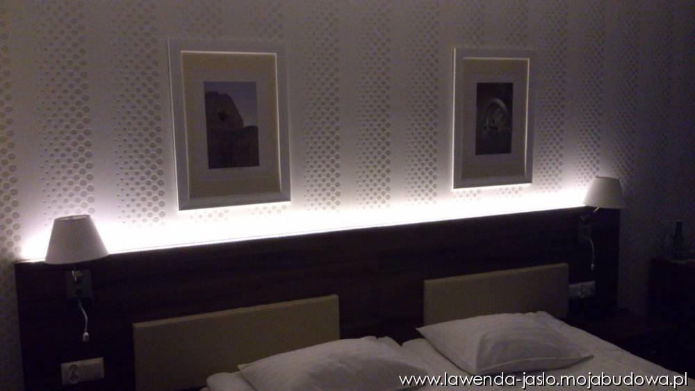 Hotel Europa Starachowice - tapeta na ścianie w pokoju