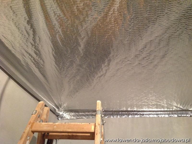 folia aluminiowa i ocieplanie dachu - budowa Jasło