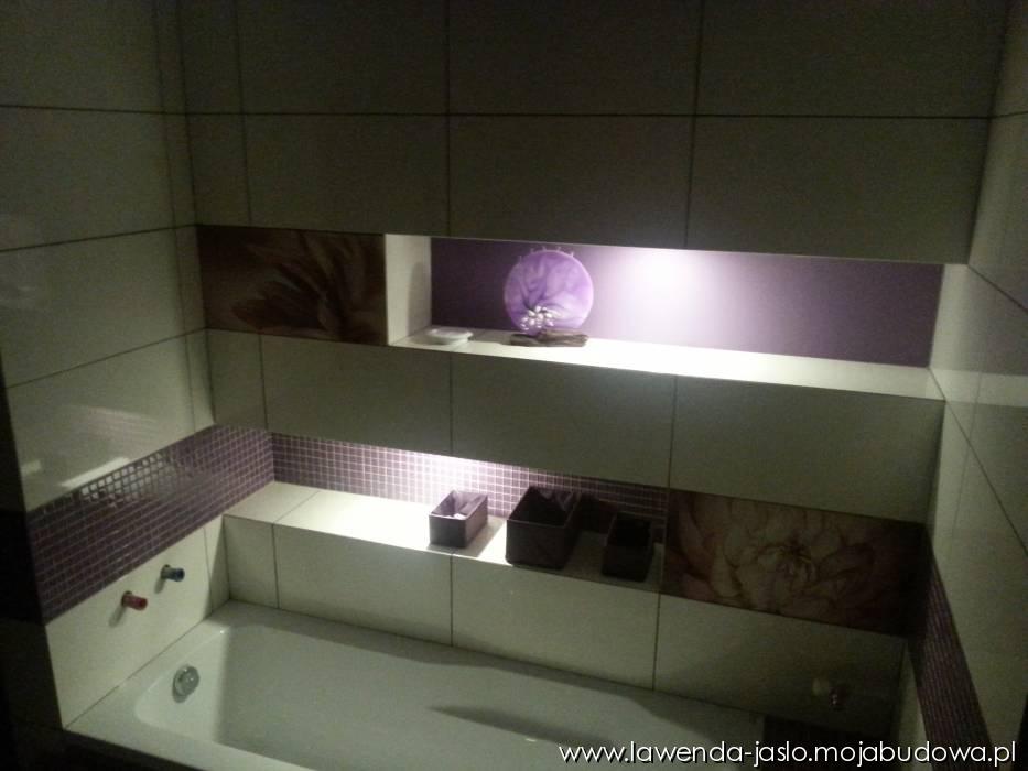 oświetlenie dolnej łazienki - projekt domu Lawenda